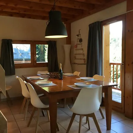 Chalet Le Roubier 샬레 오즈